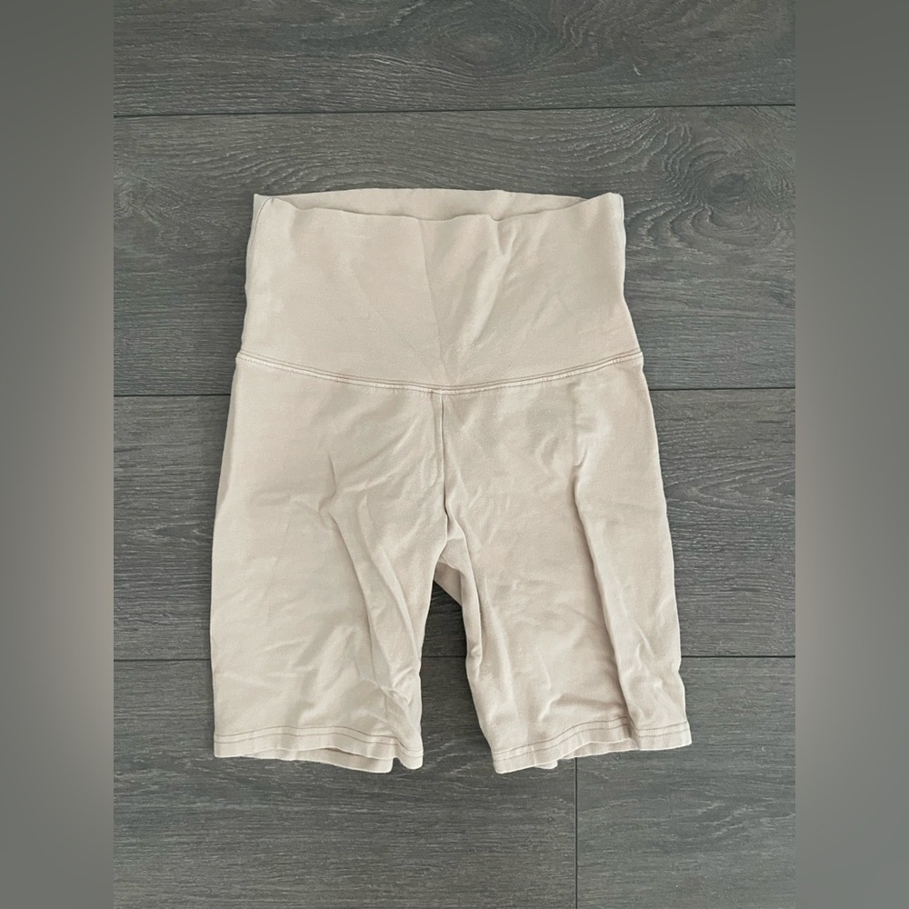Women's Cream Shorts Aritzia TNA XS extra small high waist